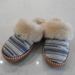 UGG Aira Serape Slippers Size 6